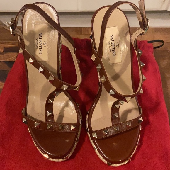 Valentino Garavani rockstud ultra high wedges - Picture 2 of 8